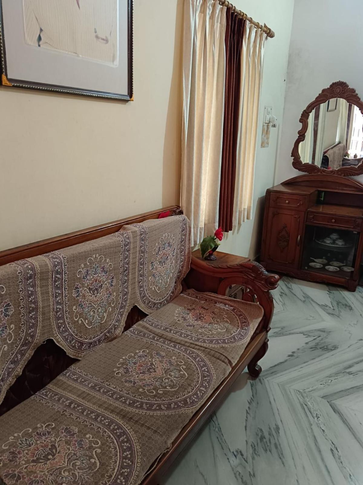 Kusum Palace พาราณสี ภายนอก รูปภาพ